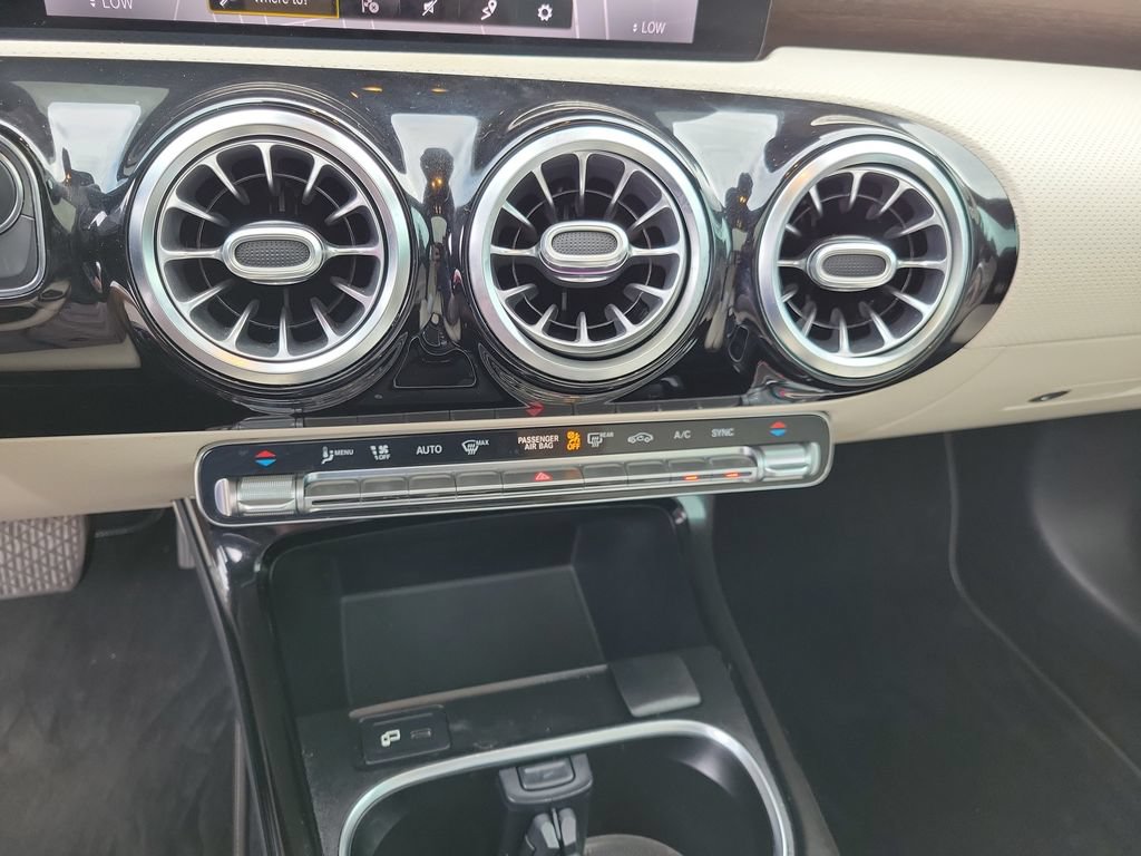 Used 2021 Mercedes-Benz CLA 250 w/ Driver Assistance Package image 35