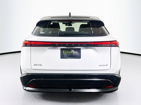 Used 2024 Nissan Ariya FWD image 7