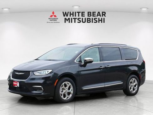 Used 2021 Chrysler Pacifica Limited w/ Premium & Safety Sphere Group AWD/4WD image 3