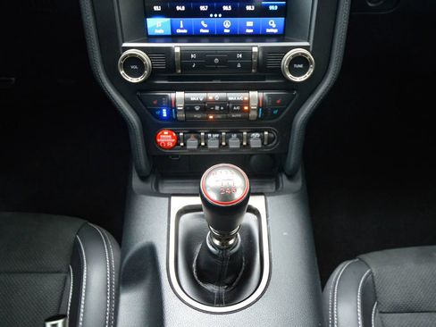 Used 2018 Ford Mustang Shelby GT350 w/ Convenience Package RWD image 38