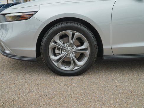 Used 2024 Honda Accord EX image 10