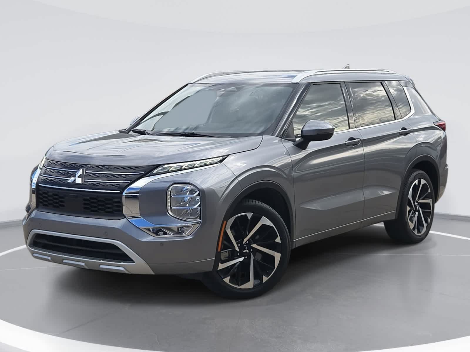 Used 2024 Mitsubishi Outlander SEL FWD image 1