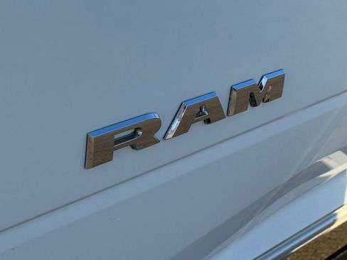 Used 2024 RAM 2500 Big Horn AWD/4WD image 10