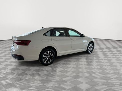 Used 2025 Volkswagen Jetta S image 11