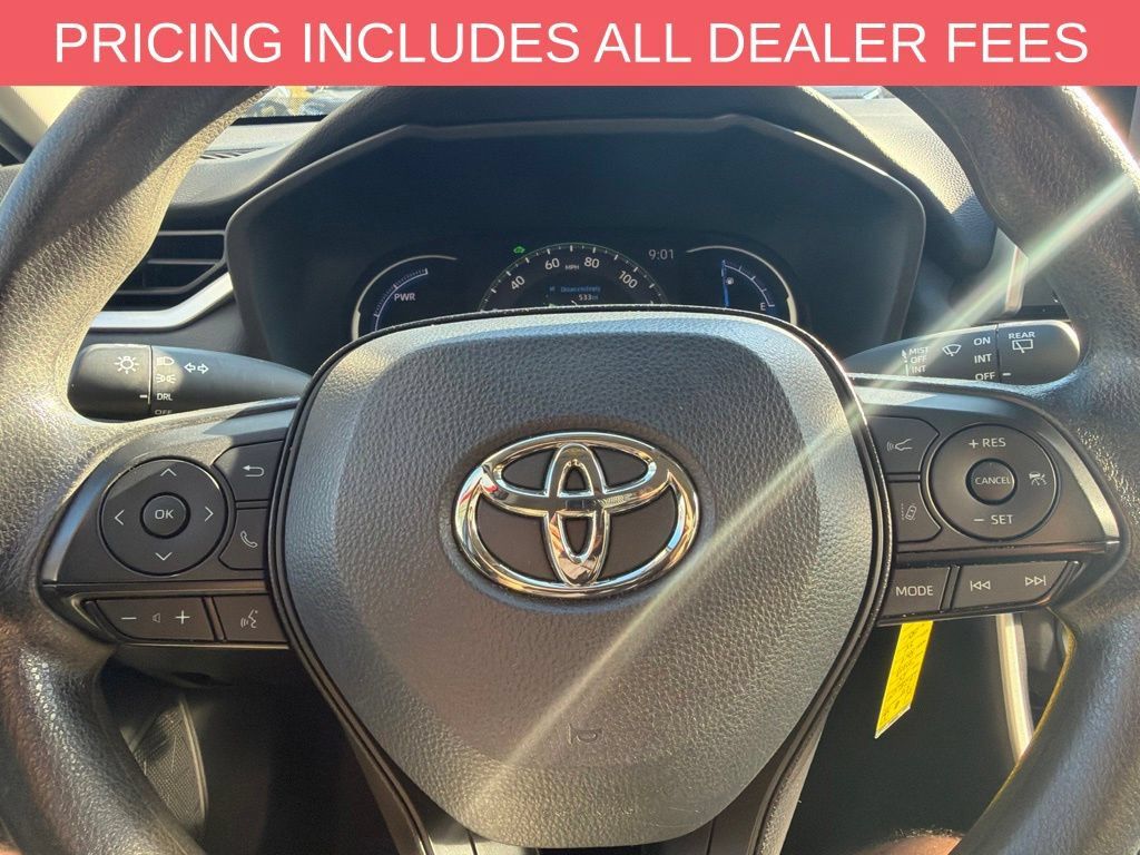Used 2025 Toyota RAV4 LE AWD/4WD image 15