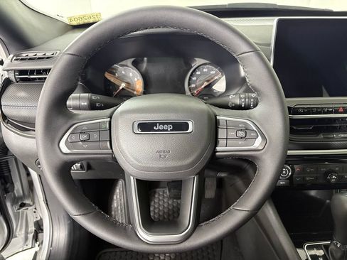 New 2026 Jeep Compass Latitude w/ Sun and Sound Group AWD/4WD image 22