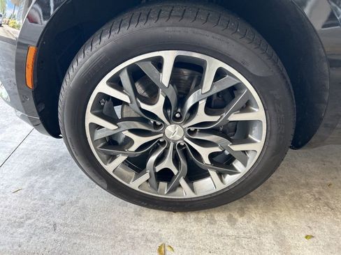 Used 2023 Aston Martin DBX Base image 14