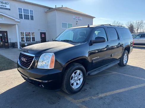 Used 2013 GMC Yukon XL SLT image 2