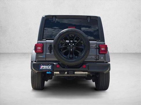 Used 2023 Jeep Wrangler Unlimited Sahara w/ Cold Weather Group AWD/4WD image 6