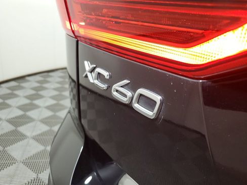 Certified 2023 Volvo XC60 B5 Plus w/ Climate Package FWD image 10