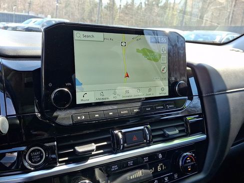 Used 2023 Nissan Pathfinder SL w/ Lighting Package (N92) image 18