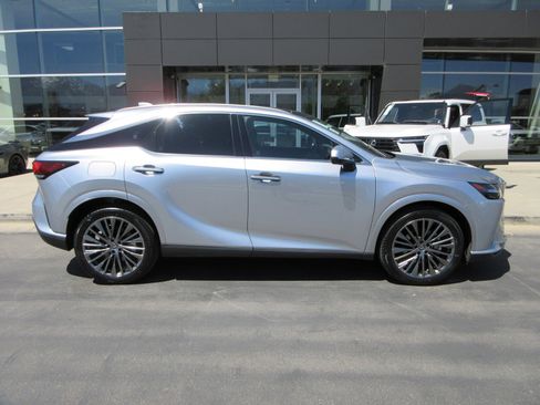 Used 2025 Lexus RX 450h AWD w/ Convenience Package image 11