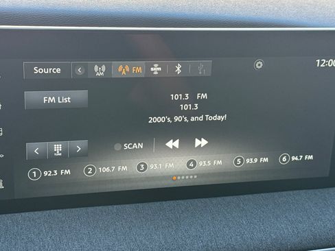 Used 2025 Nissan Kicks SV AWD/4WD image 20