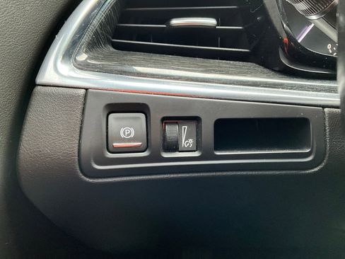 Used 2020 Cadillac XT5 Premium Luxury w/ LPO, Floor Liner Package image 23