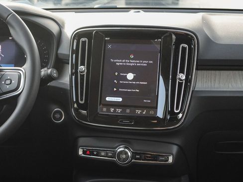 New 2026 Volvo XC40 B5 Plus w/ Climate Package image 24