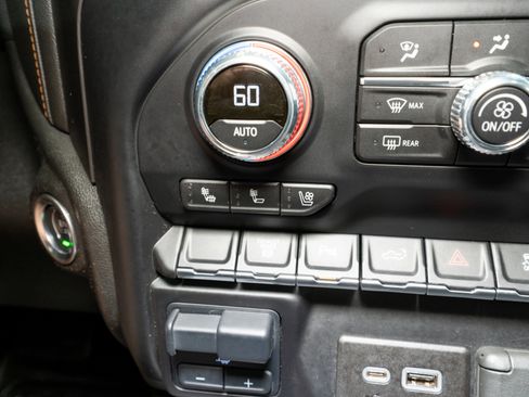 Used 2022 GMC Sierra 2500 AT4 w/ AT4 Preferred Package image 27