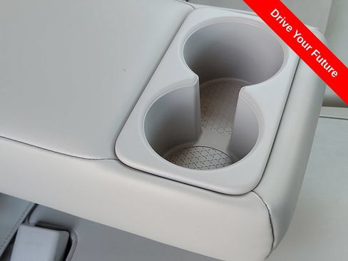 Used 2024 Nissan Ariya FWD image 24