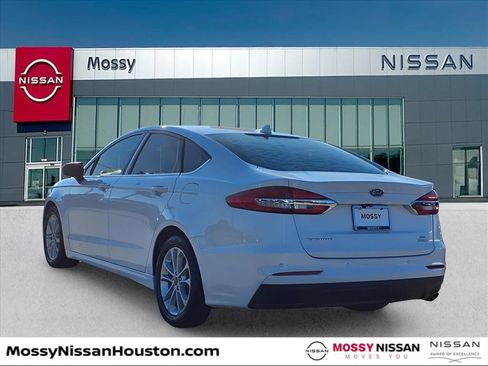 Used 2020 Ford Fusion SE image 5