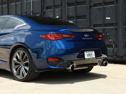 Used 2019 INFINITI Q60 Red Sport 400 w/ Cargo Package RWD image 55