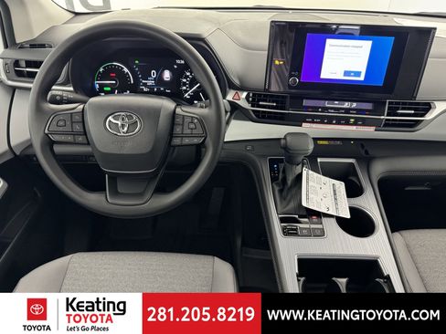 New 2026 Toyota Sienna LE image 11