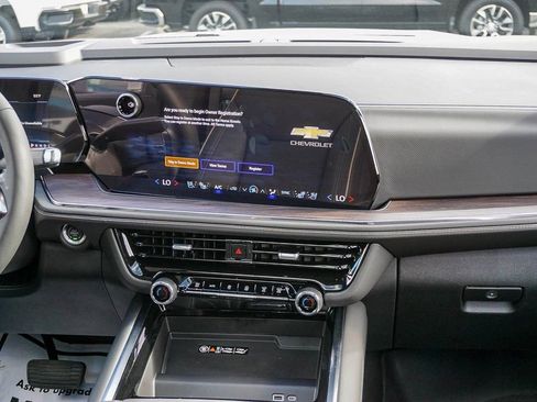 New 2026 Chevrolet Suburban Premier w/ Sun And Tow Package AWD/4WD image 15