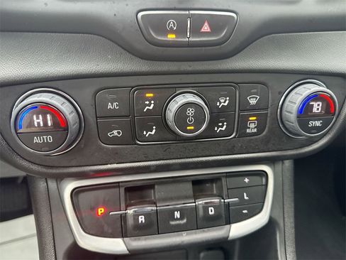 Used 2022 GMC Terrain SLE w/ Driver Convenience Package image 25