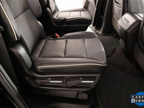 Used 2024 Cadillac Escalade Premium Luxury image 16