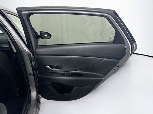 Used 2024 Hyundai Elantra SEL image 28