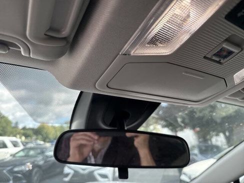 Used 2022 Toyota RAV4 XLE image 17