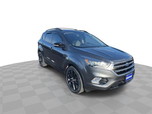 Used 2017 Ford Escape Titanium image 2