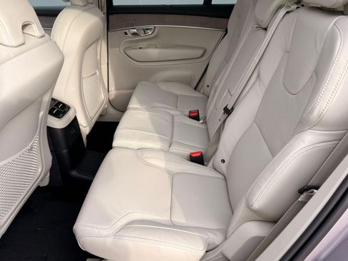New 2026 Volvo XC90 T8 Ultra w/ Protection Package AWD/4WD image 13