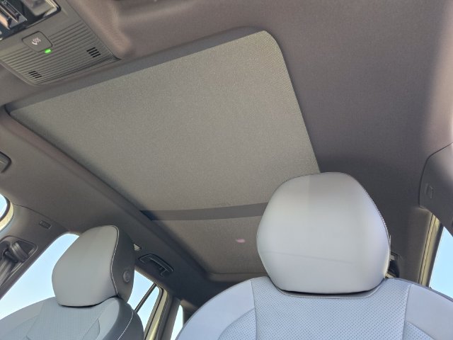 New 2026 Volkswagen Tiguan SE R-Line FWD image 7