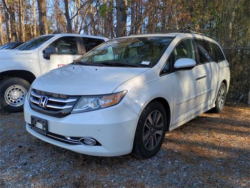 Used 2016 Honda Odyssey Touring image 2