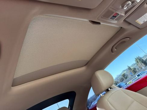 Used 2019 Volkswagen Beetle 2.0T SE w/ SE Premium Package image 15