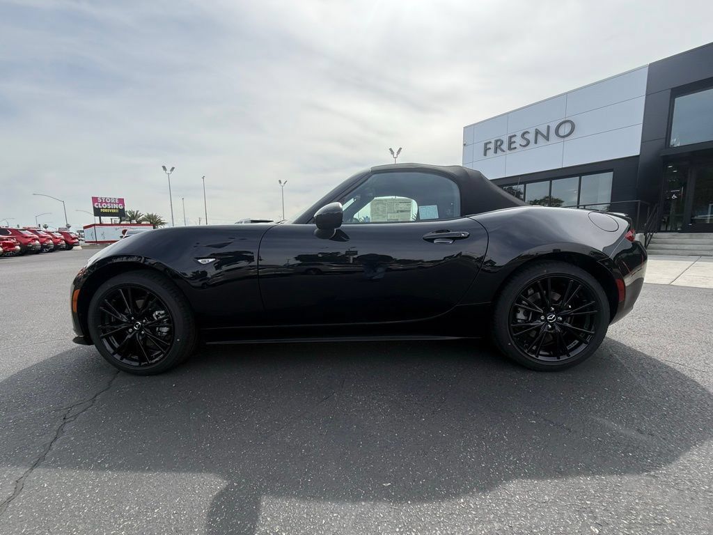 New 2026 MAZDA MX-5 Miata Club w/ Interior Package RWD image 4