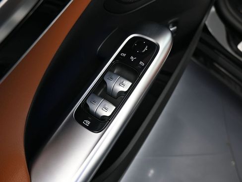 Used 2022 Mercedes-Benz C 300 Sedan w/ Exclusive Trim Package image 14