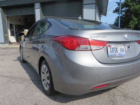 Used 2012 Hyundai Elantra GLS FWD image 4