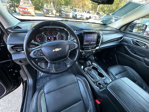 Used 2021 Chevrolet Traverse Premier image 12