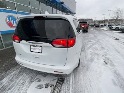 Used 2020 Chrysler Voyager Lxi image 7