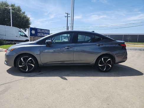 Used 2024 Nissan Versa SR image 6