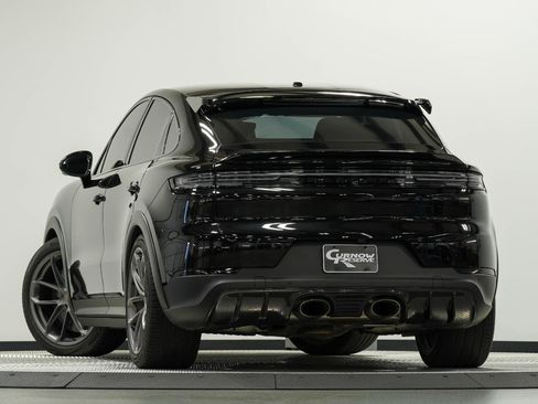 Used 2024 Porsche Cayenne Turbo GT AWD/4WD image 39