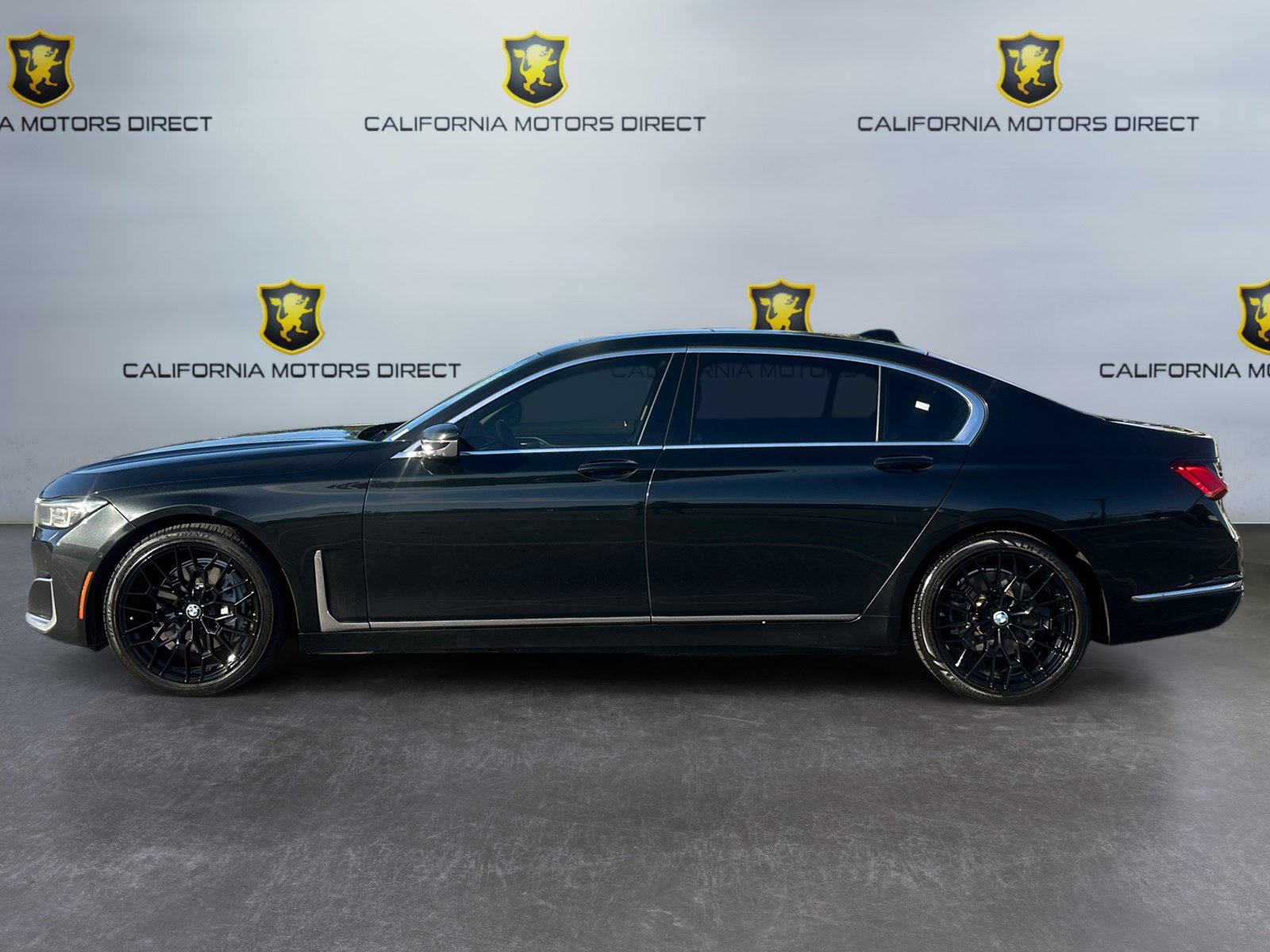 Used 2021 BMW 740i RWD image 2