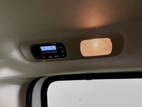 Used 2024 Honda Odyssey Elite image 25