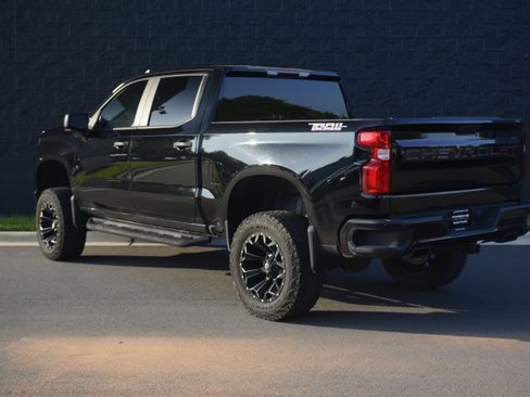 Used 2021 Chevrolet Silverado 1500 Custom Trail Boss w/ Midnight Edition AWD/4WD image 3