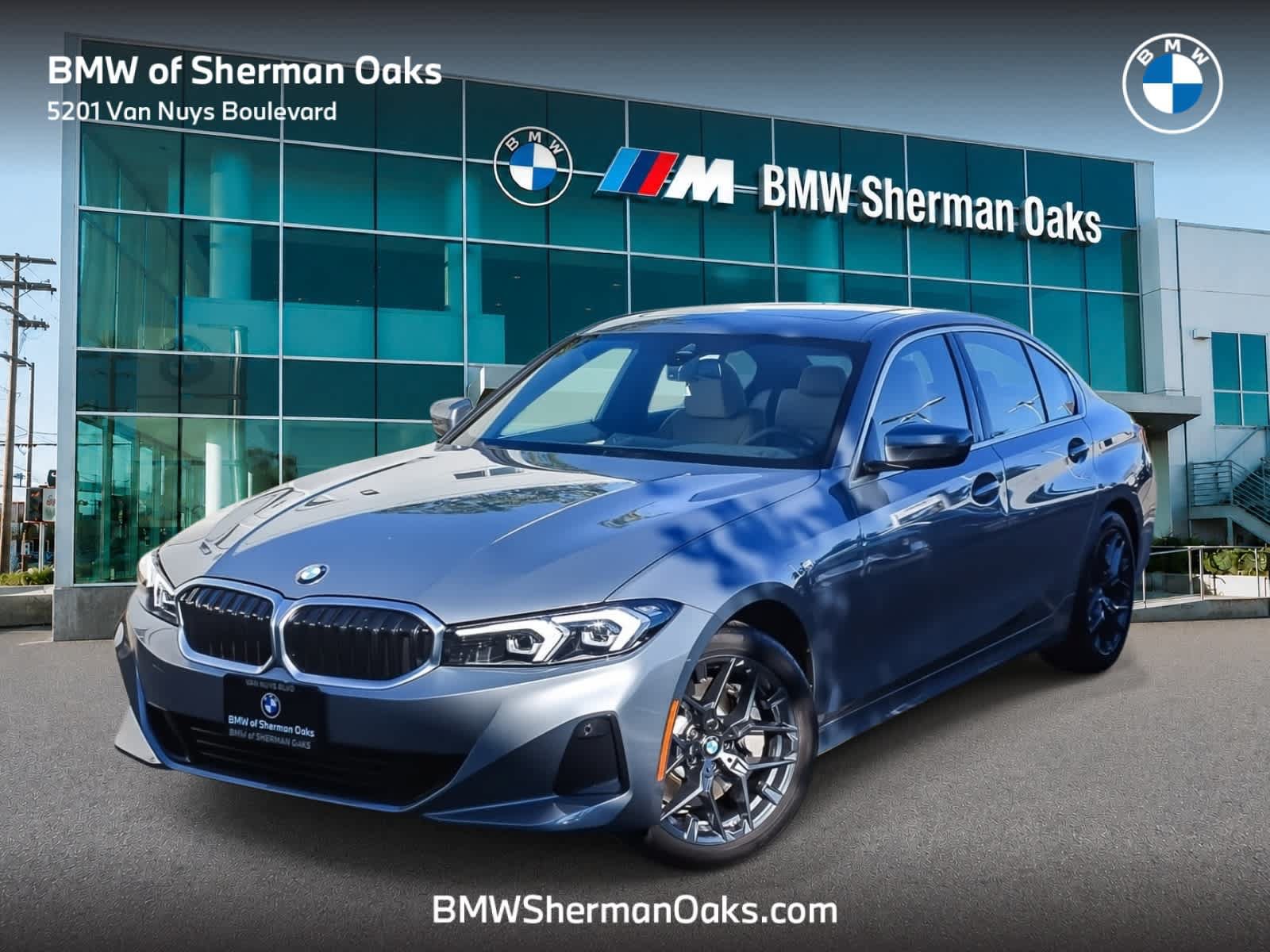 Used 2026 BMW 330i Sedan w/ Premium Package RWD image 2
