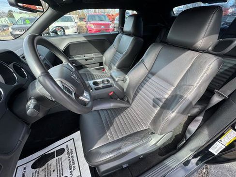 Used 2013 Dodge Challenger R/T image 10