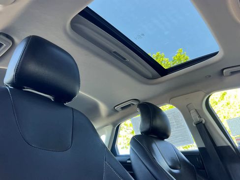 Used 2019 Ford Fusion Energi Titanium FWD image 17