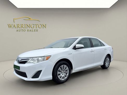 Used 2013 Toyota Camry LE image 3