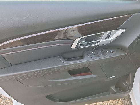 Used 2017 GMC Terrain Denali image 5