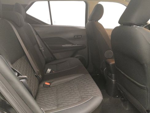 Used 2021 Nissan Kicks S image 19